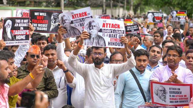  BJP supporters and leaders during a protest rally condemning the recent vandalism at Nobel Laureate Rabindranath Tagore's ancestral home in Bangladesh. (PTI Photo)