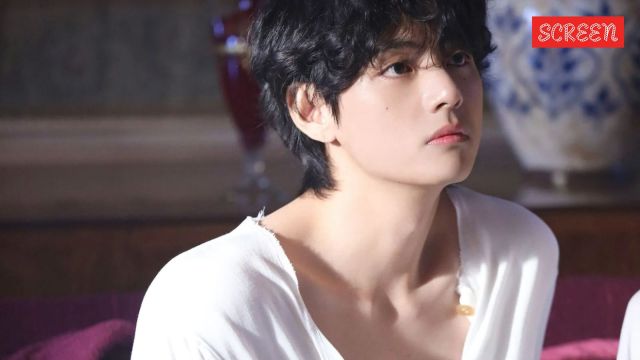 BTS’ V Replies to Fan Before Discharge, Asks “What Do You Want?”