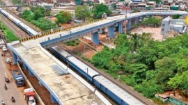 Before 90-degree bridge came up, Rlys issued warning