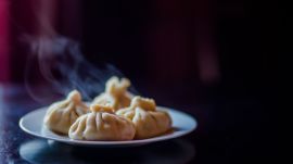 The Commission said no evidence was produced to show that the couple had ordered vegetarian momos, and the photographs they submitted as evidence did not indicate what kind of momos were delivered.