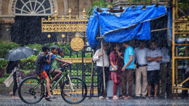 Rain brings down maximum temperature six degrees below normal; yellow alert for Mumbai, nearby dists