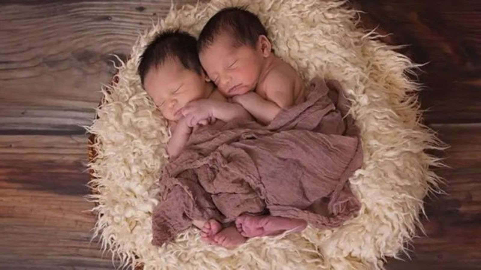 Twins Reunited as Friends Discover They Are Sisters After 17 Years