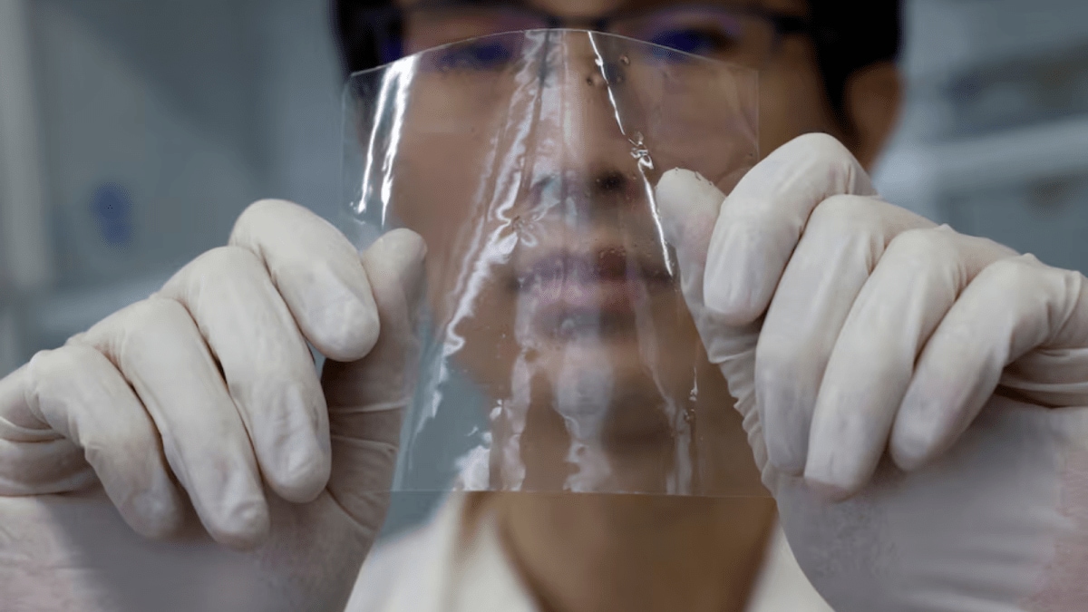 A researcher shows a sample of ocean-degradable plastic at the Center for Emergent Matter Science (CEMS) of Japanese research institution Riken in Wako, Saitama Prefecture, Japan May 27, 2025. (Image Source: Reuters)
