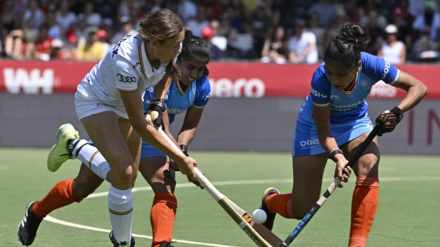  Hockey India)