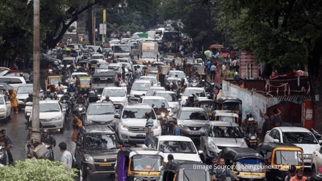 A local resident of Pune was stuck in traffic for more than 3 hours. (Image source: @beingpunekar1/X)