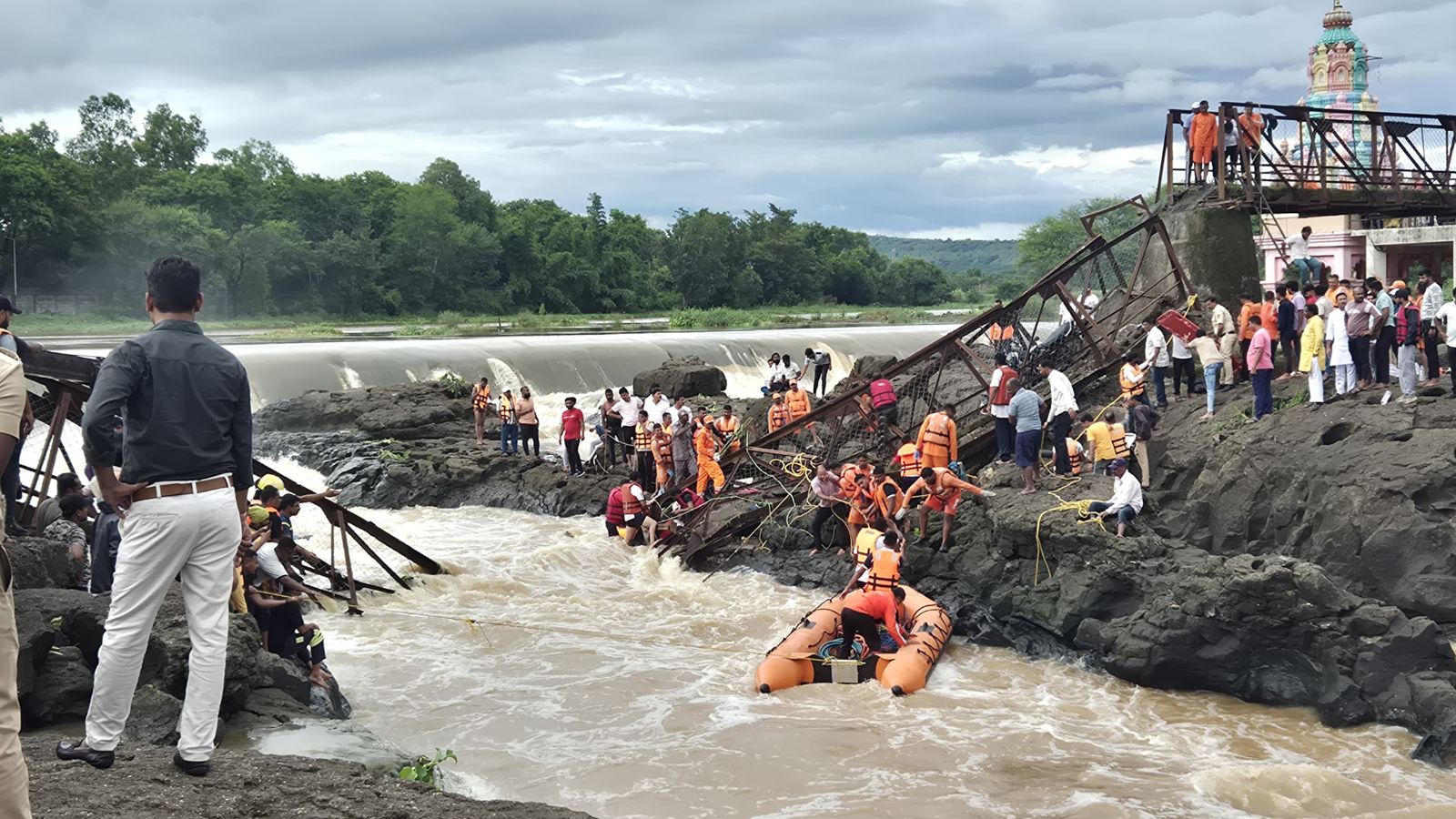 Kundamala bridge collapse | Techie, 5-year-old son among victims; mother’s ...