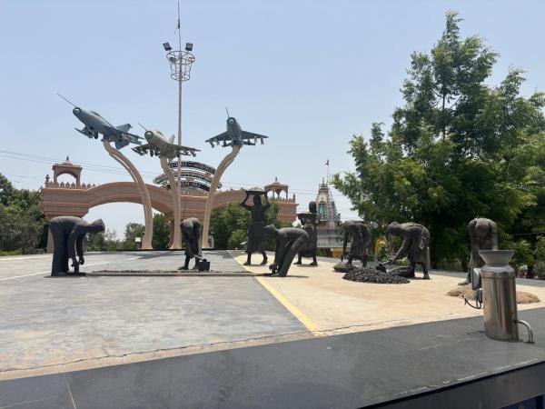 An installation honouring the women volunteers is located next to the Madhapar village entry gate