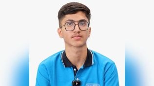 neet 2025 air 1, neet topper 2025 mahesh kumar, rajasthan neet topper, hanumangarh student neet rank 1,