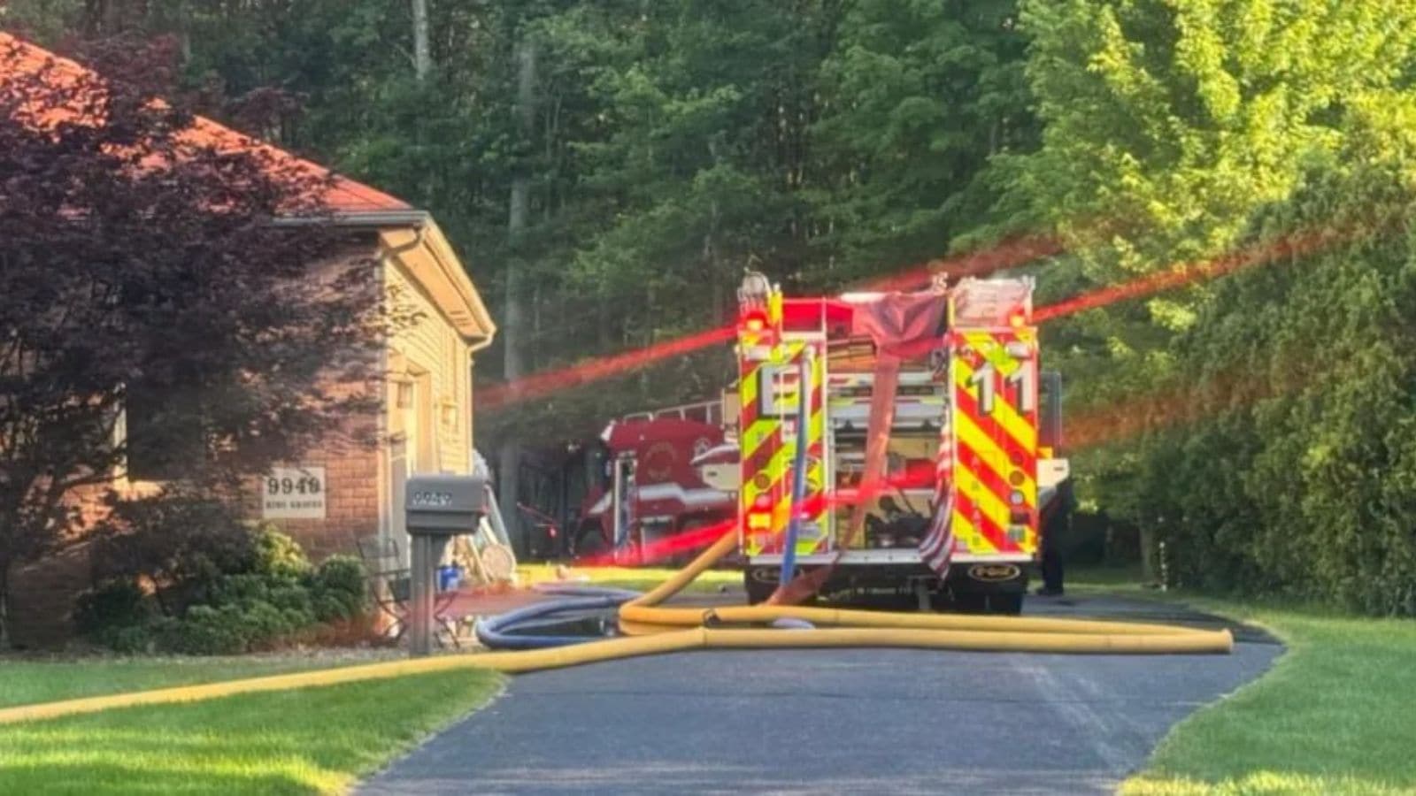 6 people killed after plane crashes shortly after takeoff in Ohio