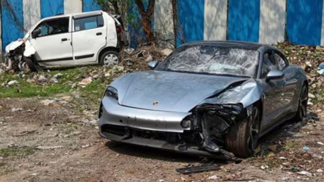 Porsche crash