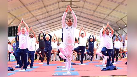 Representatives from eight countries – Mexico, Nepal, Fiji, Mongolia, Suriname, Latvia, Sri Lanka, and Russia – performed yoga alongside the CM.