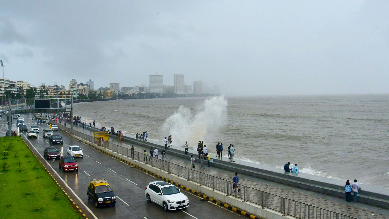 Mumbai and Odisha Hit by Heavy Rains, IMD Issues Alerts