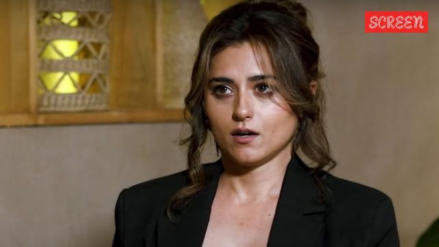 ريدهي دوغرا على العمل مع SRK