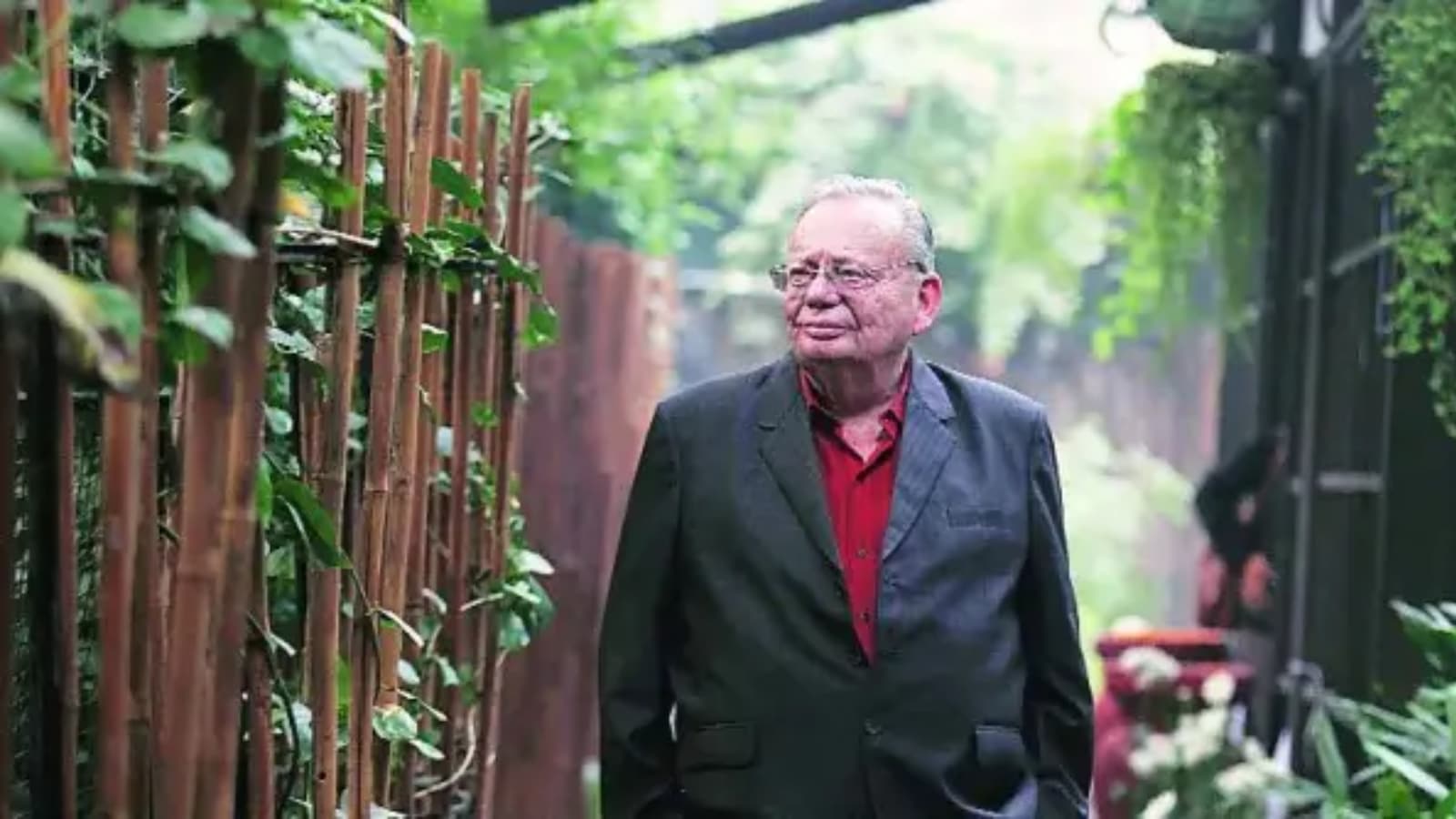 "Nature is my daily joy—trees, birds, flowers," says Bond.