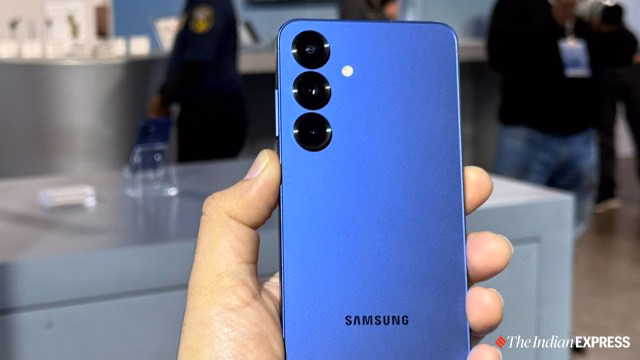 The Galaxy S25 is powered by the Snapdragon 8 Elite.