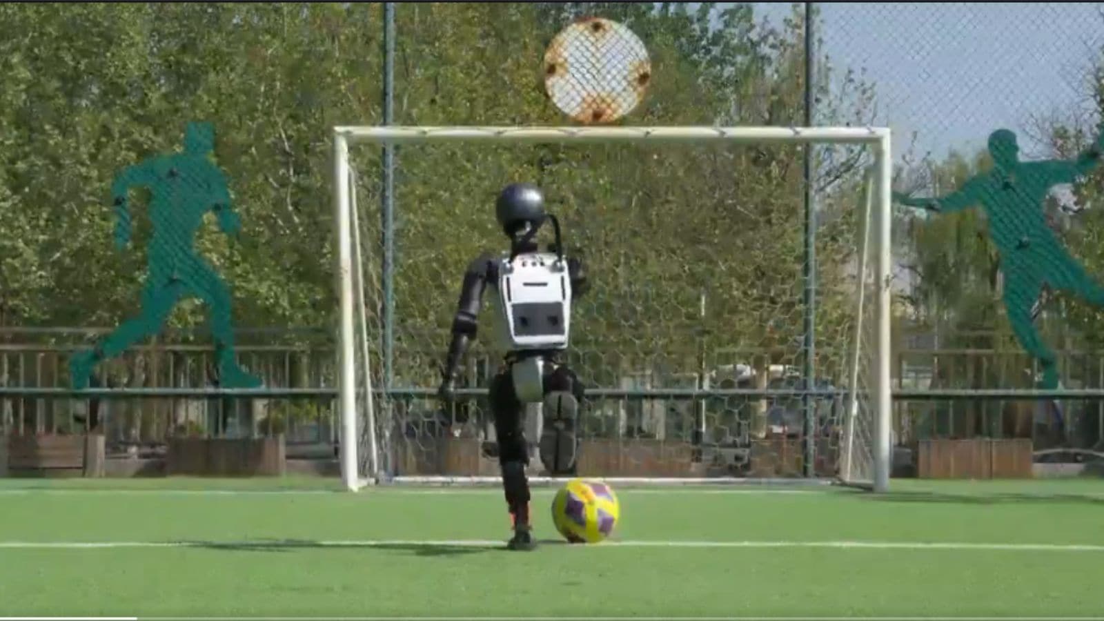 China’s humanoid robots generate more soccer excitement than their human counterparts