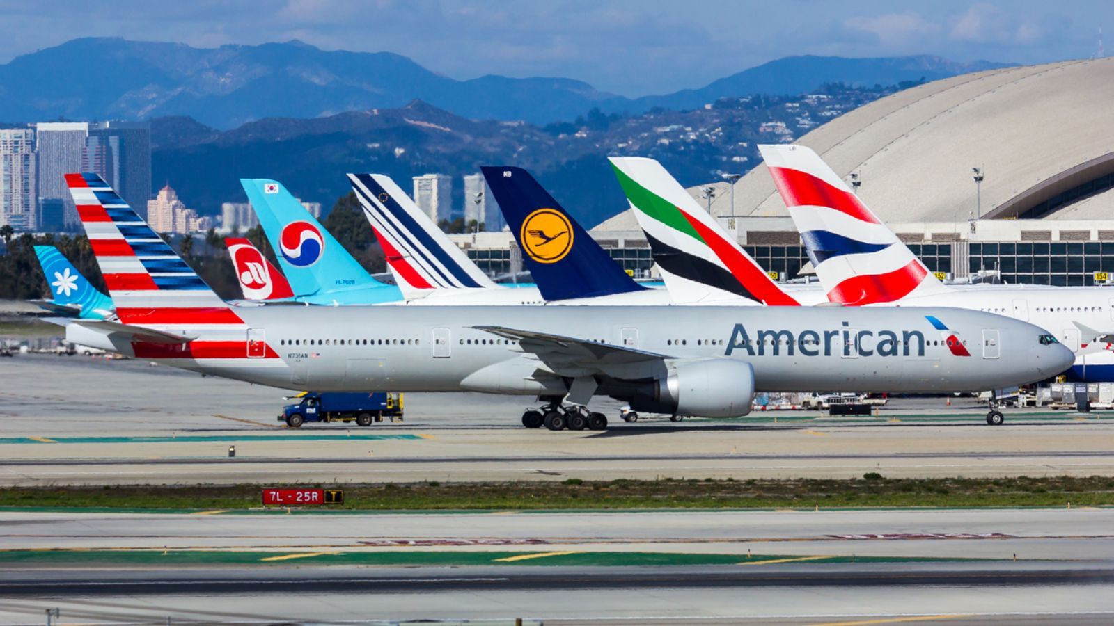 Top 10 airlines in the world 2025: This Indian airline ranks #3 among ...