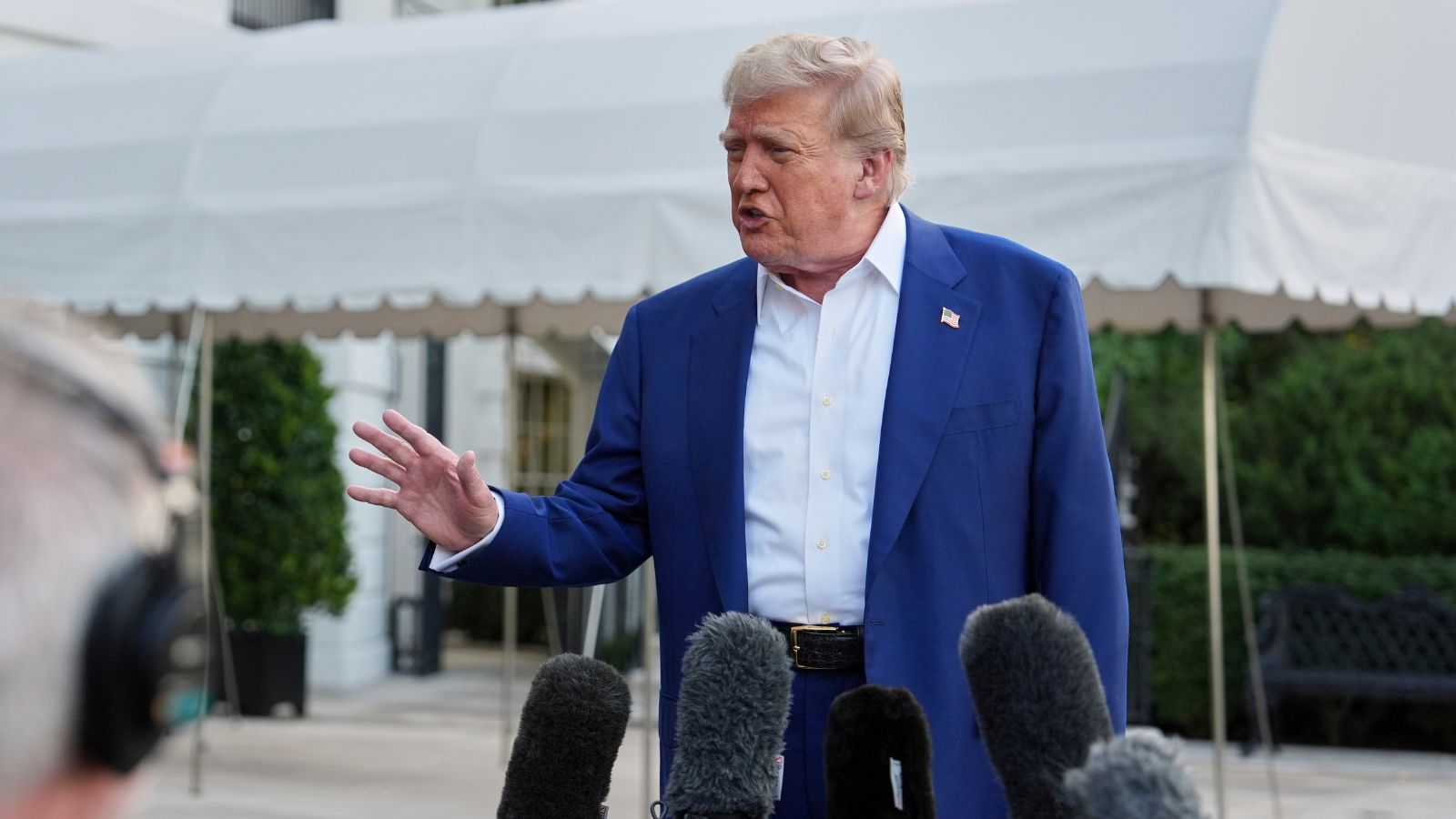 Trump clarifies Iran policy, contradictory statements cause confusion and concerns
