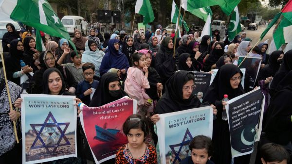 US Paksitan Iran protests