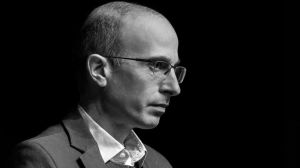 Yuval Noah Harari was speaking at the WSJ Leadership Institute, comparing AI’s rise to a wave of digital immigration. (Image: Instagram/@limharkhyoun)