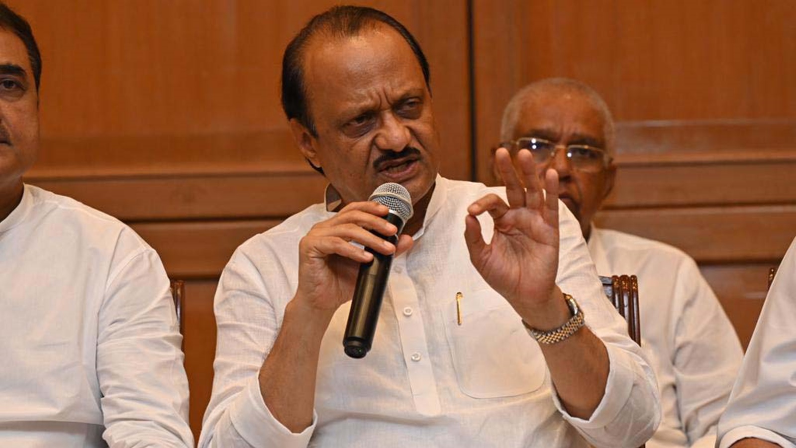 Protesters Disrupt Ajit Pawar Speech in Pune