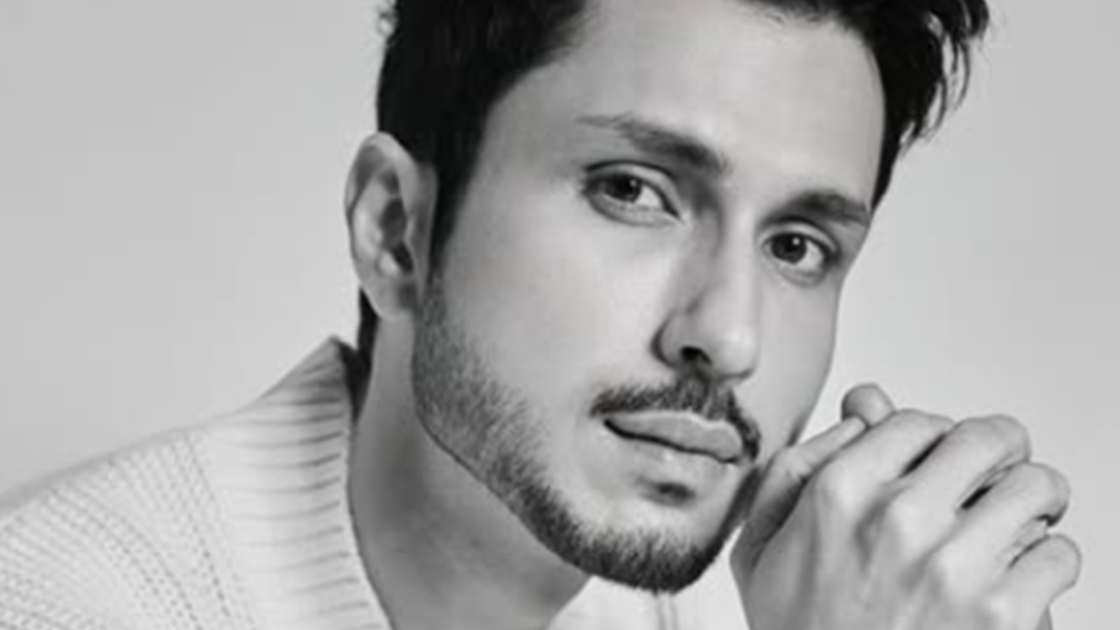 Amol Parashar Requests Fans to Refrain from Suggestive DMs