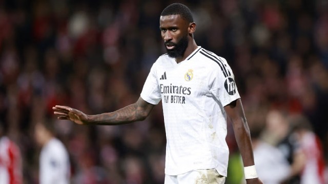 زعم روديجر أنه كان ضحية للإساءة العنصرية خلال فوز ريال مدريد 3-1 على باشوكا المكسيكي في مباراة كأس العالم. (رويترز)