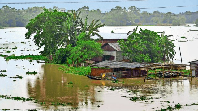 Assam floods, Assam flood situation, Assam flood situation remains critical, Narendra Modi, Himanta Biswa Sarma, Indian express news, current affairs