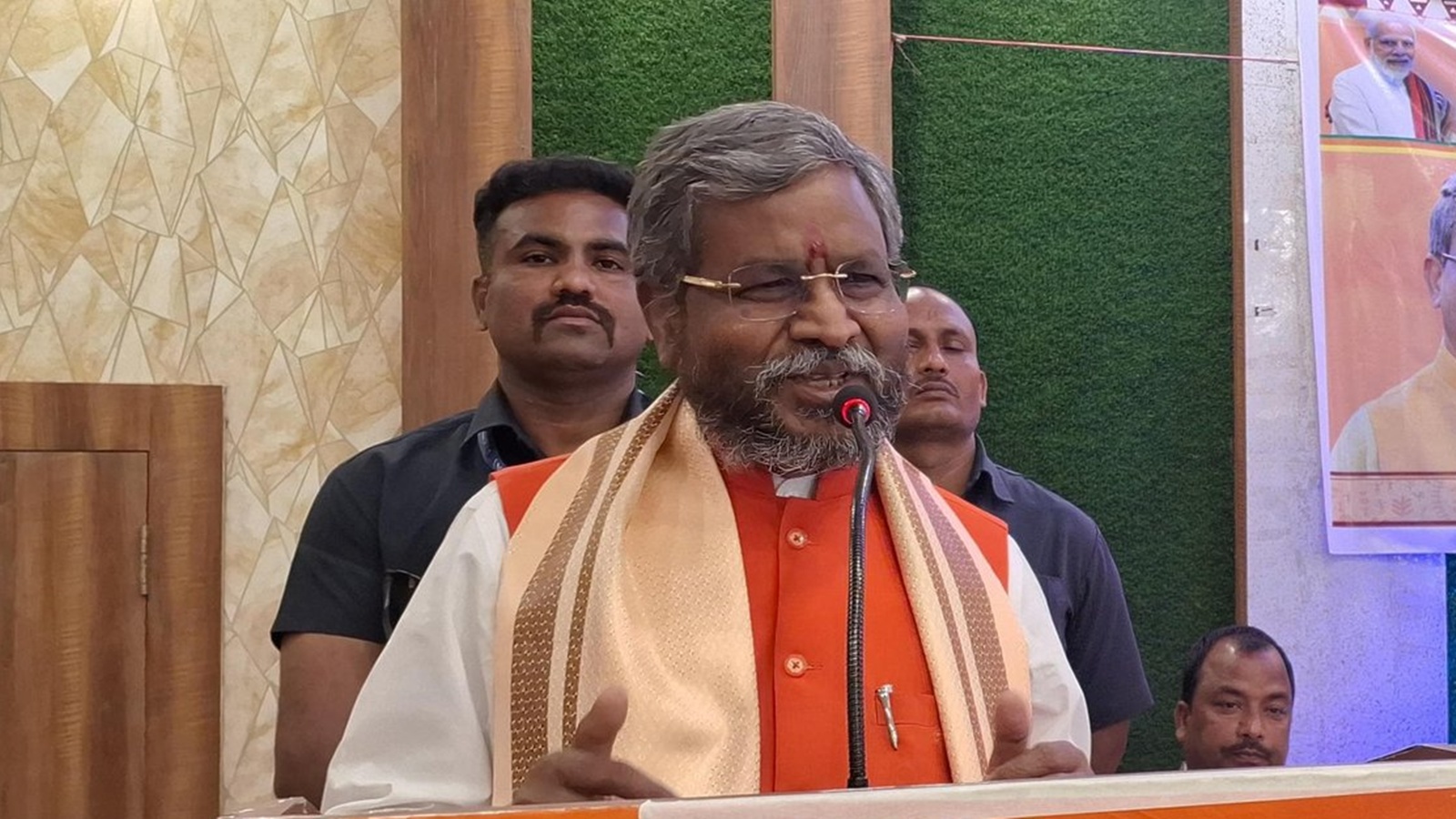 Jan Suraaj Party Detained After Protesting Health Minister's Home