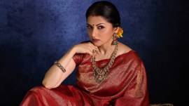 Bhagyashree shares foot exercises