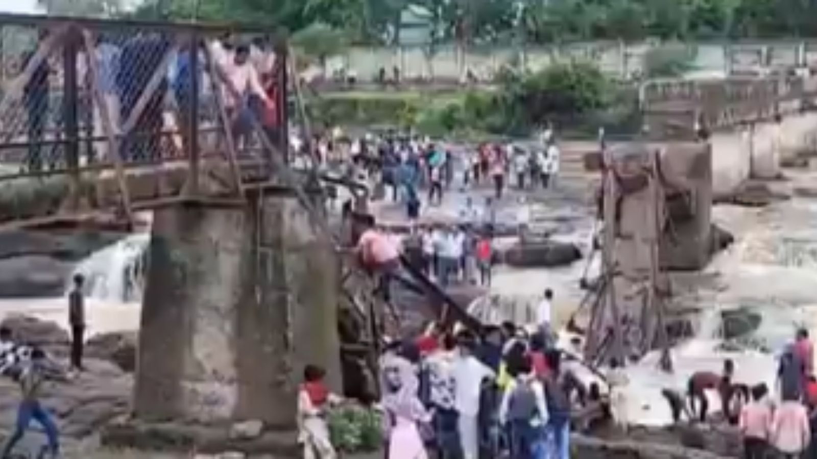 Pune Bridge Collapse: Aid Announced, Investigation Underway