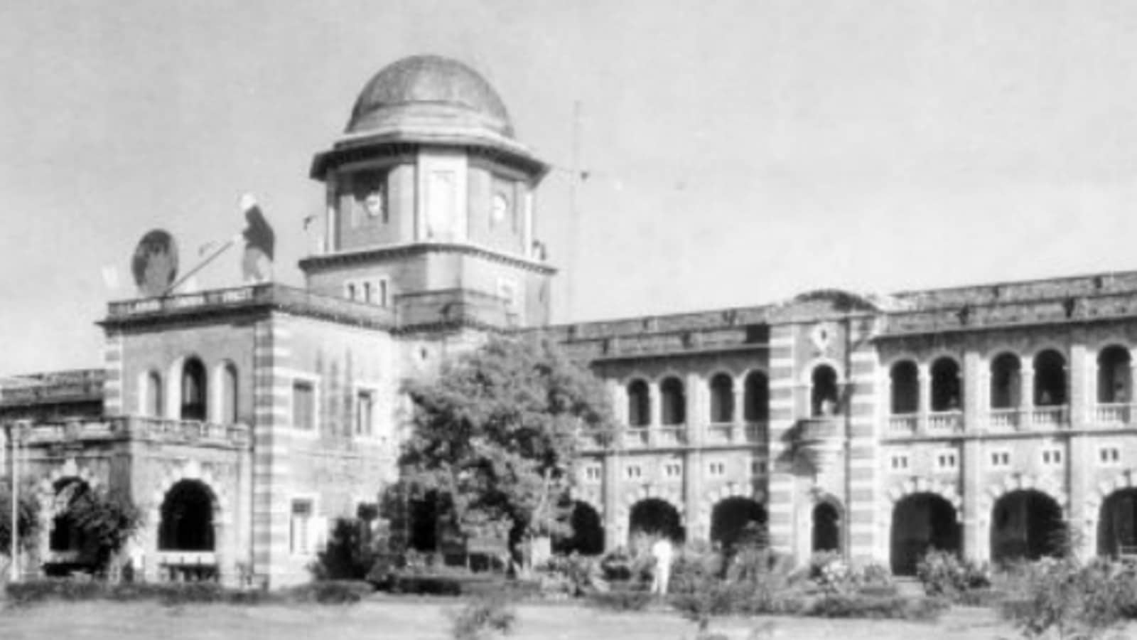 Which is the first engineering college in Tamil Nadu