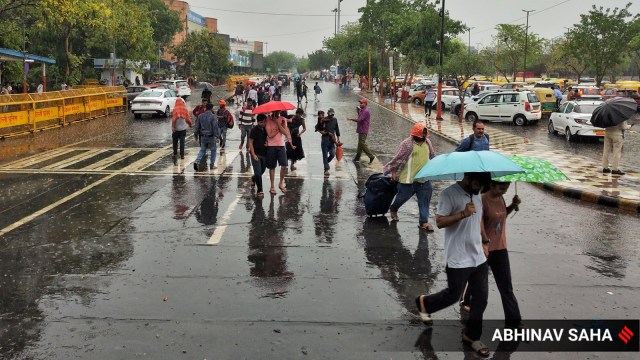 Delhi Rains News Highlights: IMD declares onset of monsoon as rain, thunderstorm lashes the city | Delhi News Delhi Rains News Highlights: IMD declares onset of monsoon as rain, thunderstorm lashes the city | Delhi News