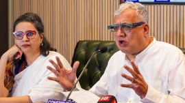New Delhi: TMC MP Derek O'Brien with party leader Sagarika Ghose addresses a press conference, in New Delhi, Saturday, June 28, 2025. (PTI Photo/Kamal Singh)(PTI06_28_2025_000032B)