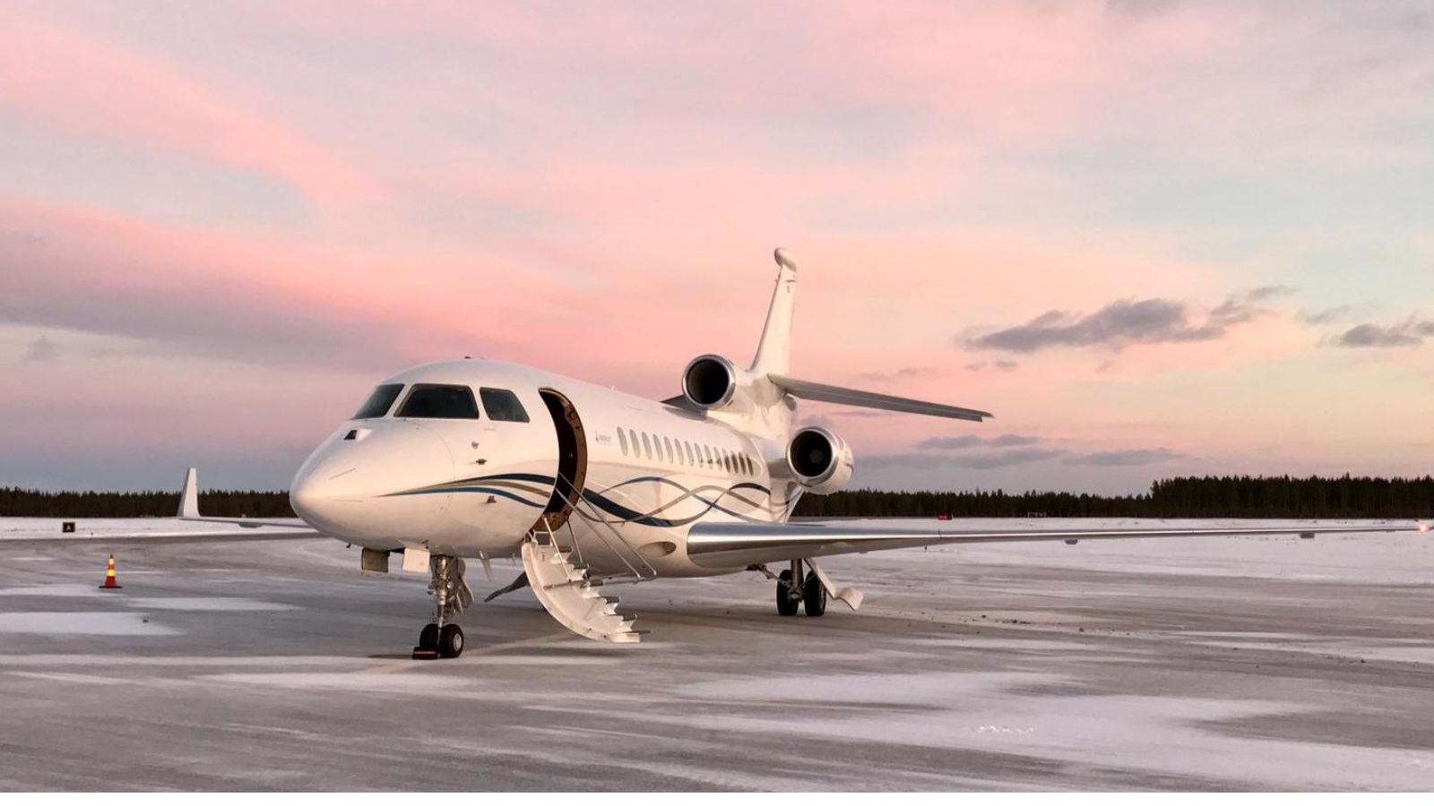 Made-in-India business jet by 2028: JV of France’s Dassault, Anil Ambani-led company to manufacture Falcon 2000 planes in Nagpur