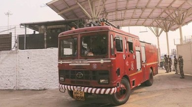 Santacruz building fire, Santacruz fire, Fire breaks out at Santacruz building, Mumbai news, Maharashtra news, Indian express, current affairs