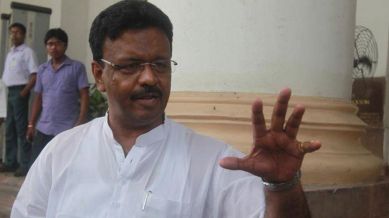 The decision comes after Firhad Hakim received multiple complaints about how parked cars obstruct road sweeping and garbage removal, particularly hindering the effective operation of cleaning machines.