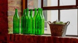 microplastics in beverages, microplastics in glass bottles, glass bottle safety, AIGMF statement on microplastics, ANSES study microplastics,