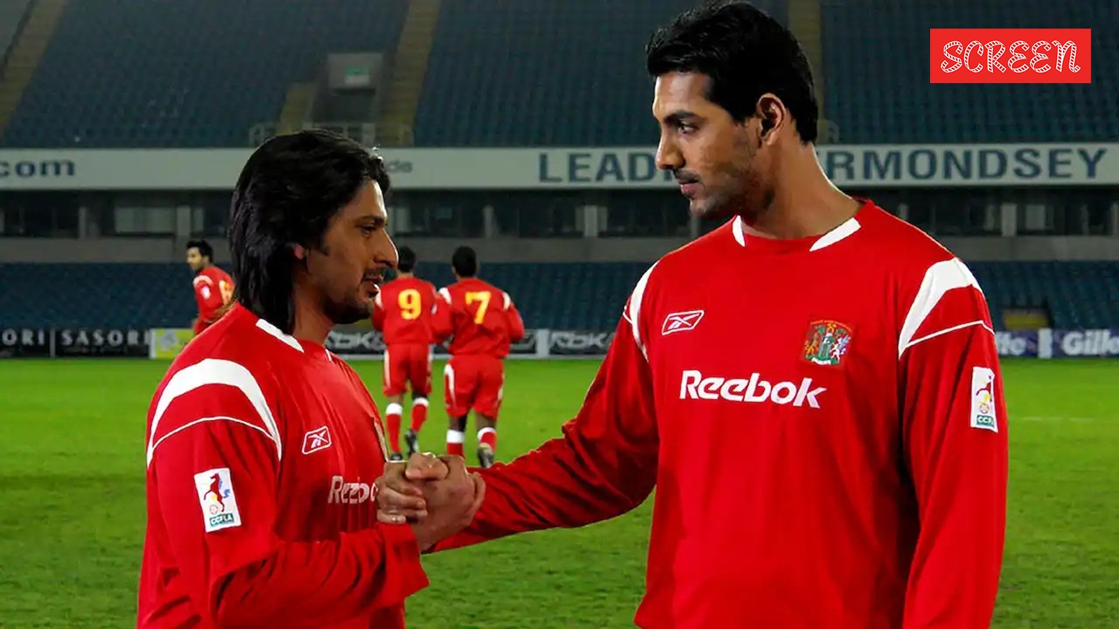 Arshad Warsi and John Abraham in Dhan Dhana Dhan Goal