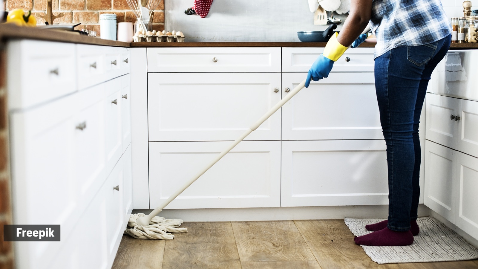 kitchen cabinet