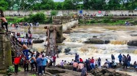 pune bridge collapse