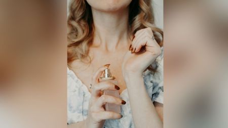 The skin microbiome helps maintain healthy skin and also plays a role in body odour and perfume performance. (File photo/Canva)