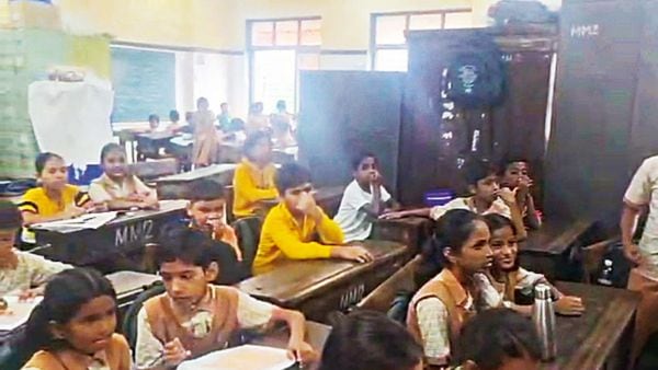 Mumbai school, Mumbai school infrastructure, Mumbai government school, Mumbai government school infrastructure, Maharashtra Navnirman Sena, mns, Ravi Gawas, Indian express news, current affairs
