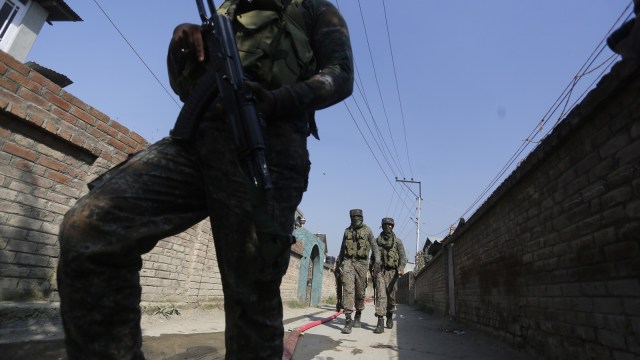 Security forces, maoists killed, indian express