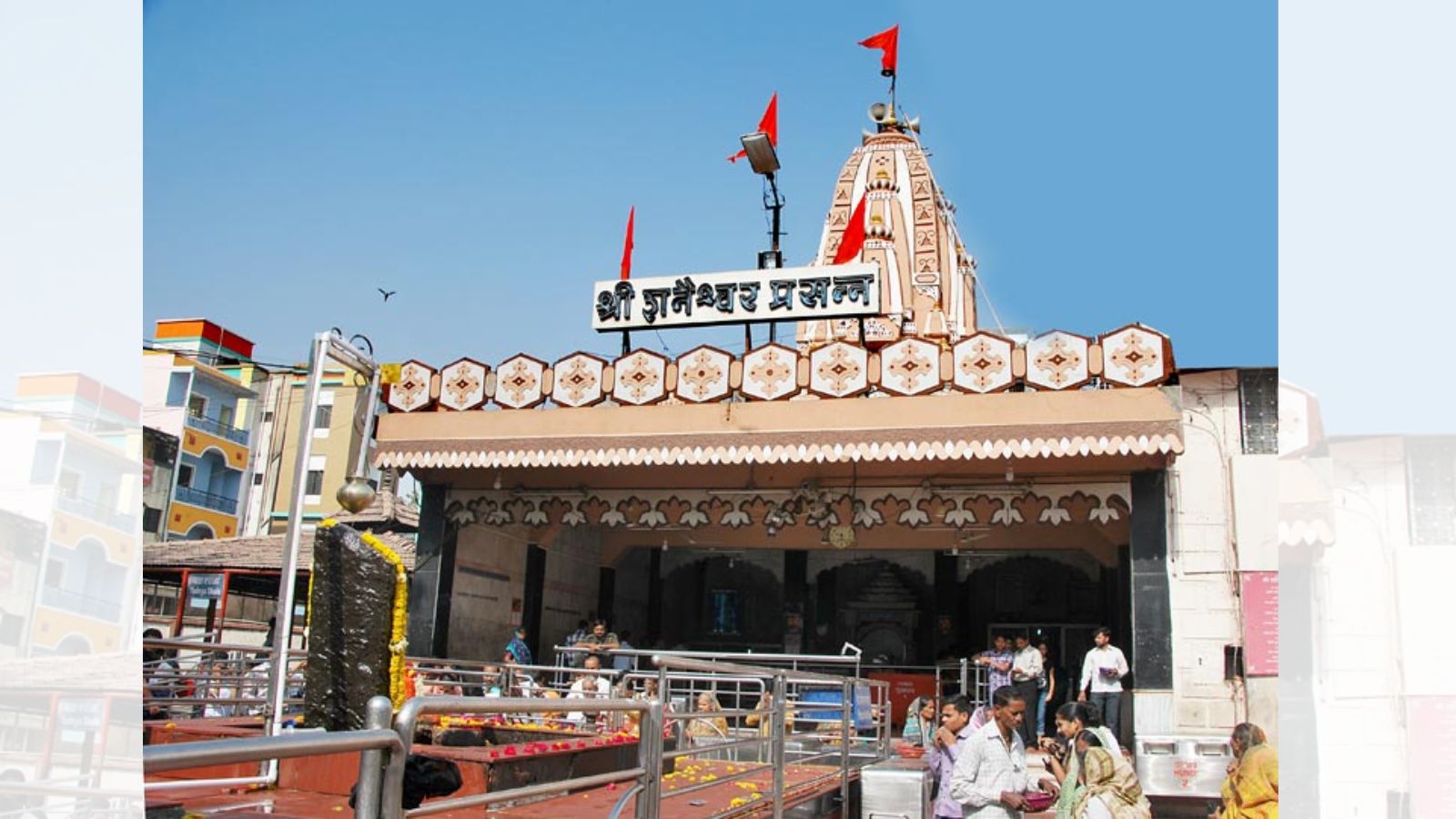 muslim The Shani Shingnapur Temple is a revered shrine dedicated to Lord Shani and attracts devotees from across the country, especially on Saturdays.