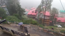 Residents of these areas said that the power supply was disrupted around midnight, and repeated calls to the local electricity department went unanswered.