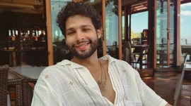 Siddhant Chaturvedi hair oiling
