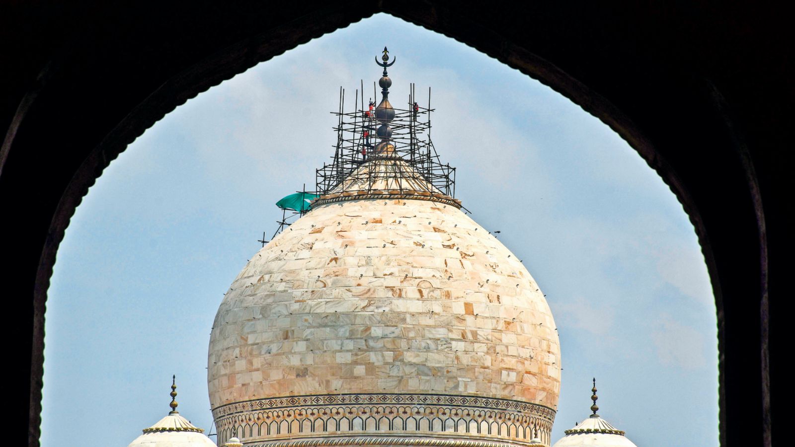 ASI Undertakes Repairs to Taj Mahal Dome; Public Access Unaffected