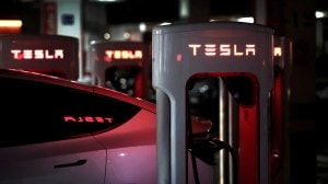 Minister: Tesla not keen to manufacture in India