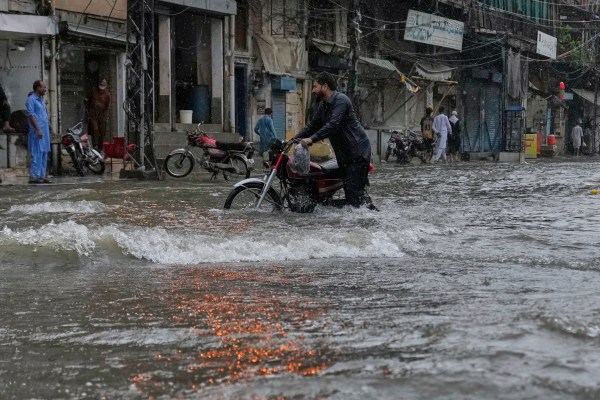 Heavy monsoon rains in Pakistan kill 54 people in 24 hours | Pakistan ...